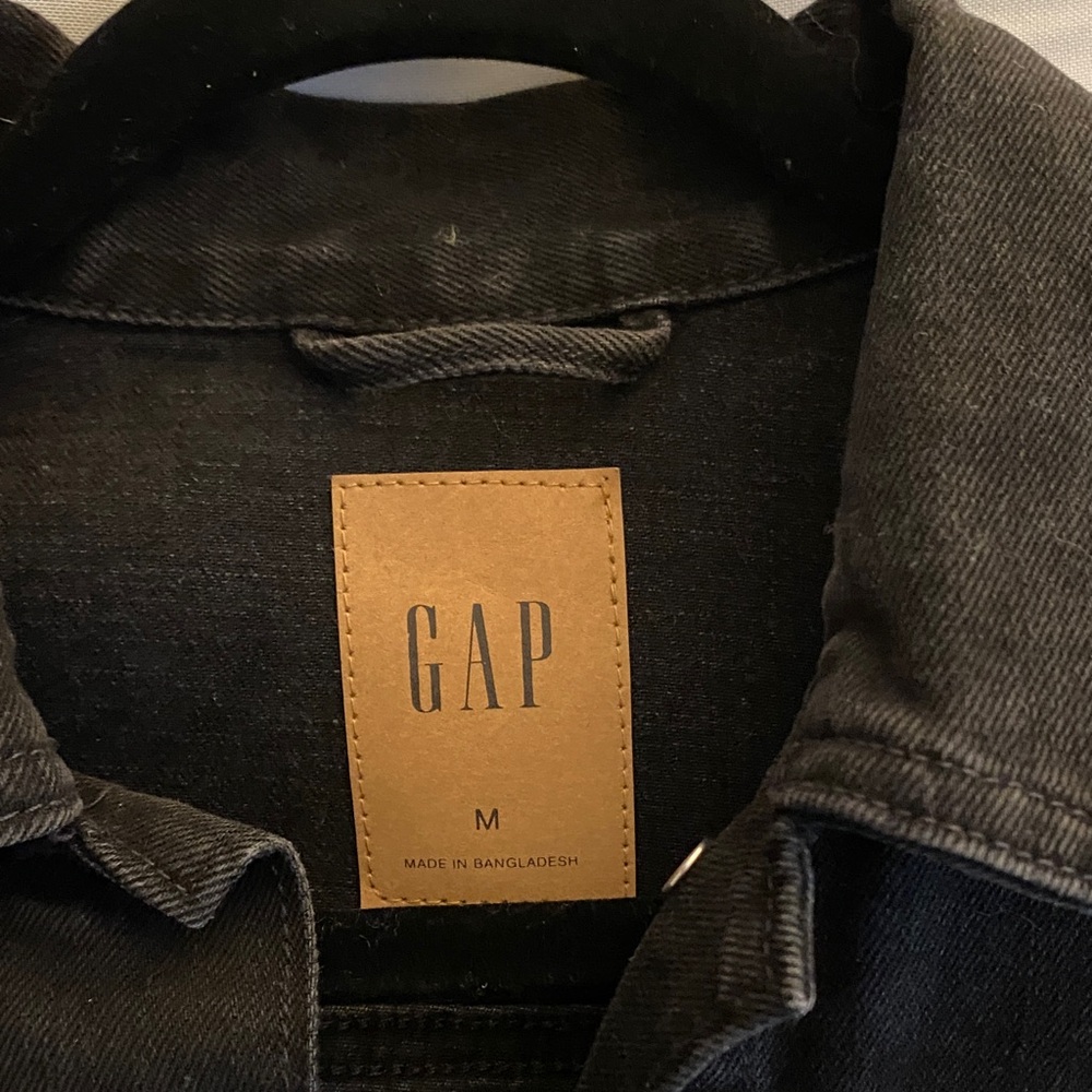GAP Women's Black Denim Jacket - Picture 2 of 10